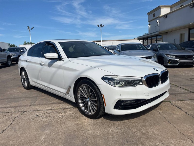 BMW 5 Series Vehicle Image 02