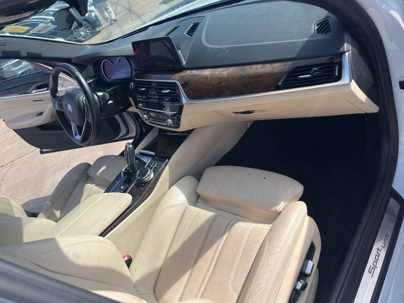 BMW 5 Series Vehicle Image 19