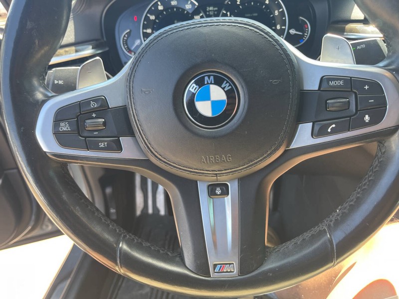 BMW 5 Series Vehicle Image 07