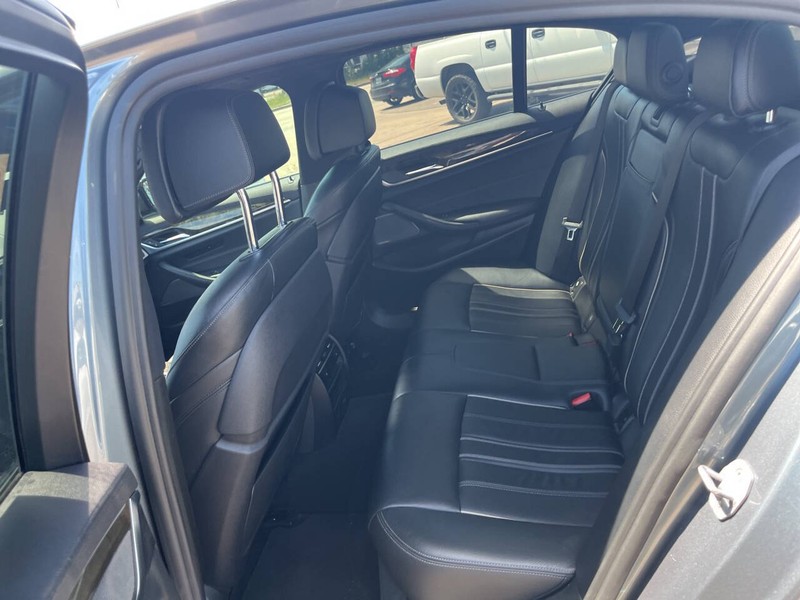 BMW 5 Series Vehicle Image 13