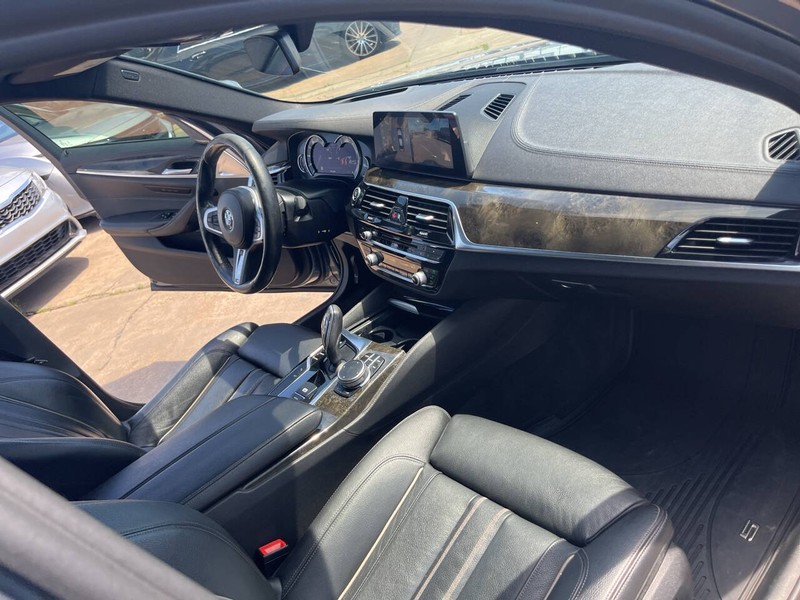 BMW 5 Series Vehicle Image 19