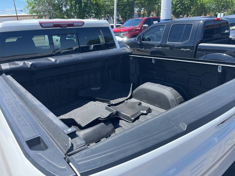Chevrolet Silverado 1500 LTD Vehicle Image 06