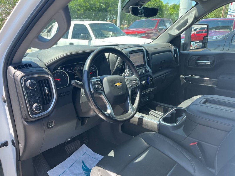 Chevrolet Silverado 1500 LTD Vehicle Image 10