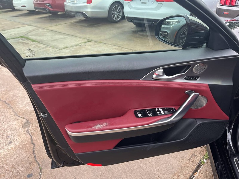 Kia Stinger Vehicle Image 05