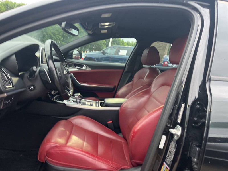 Kia Stinger Vehicle Image 06