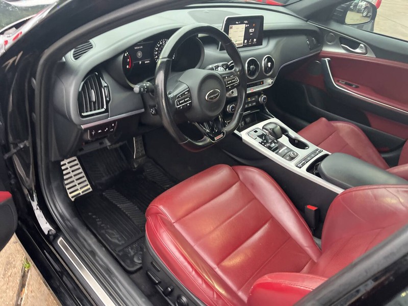 Kia Stinger Vehicle Image 07
