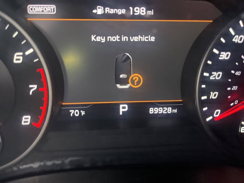 Kia Stinger Vehicle Image 08