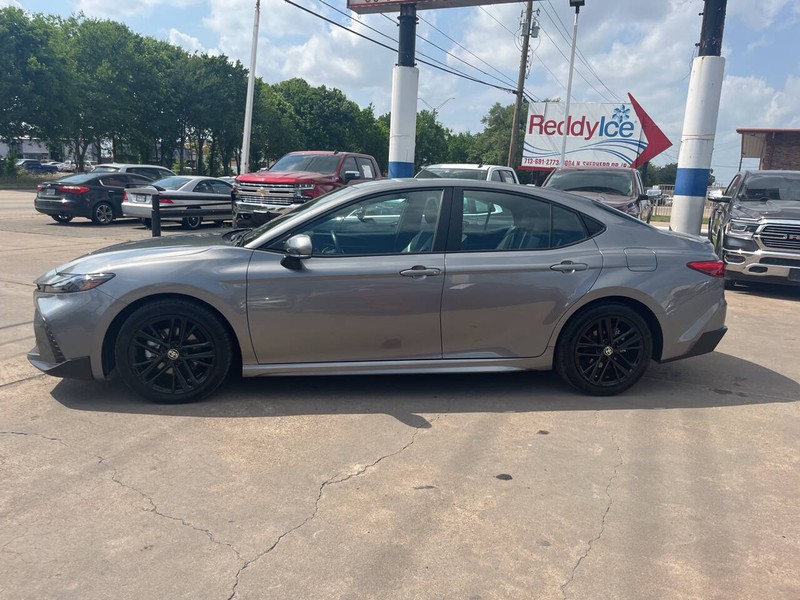 Toyota Camry Vehicle Image 10