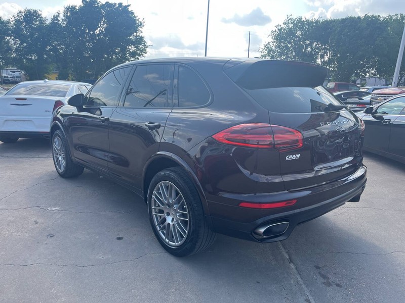 Porsche Cayenne Vehicle Image 07