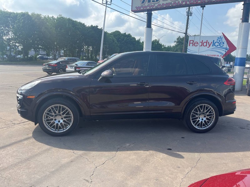 Porsche Cayenne Vehicle Image 08