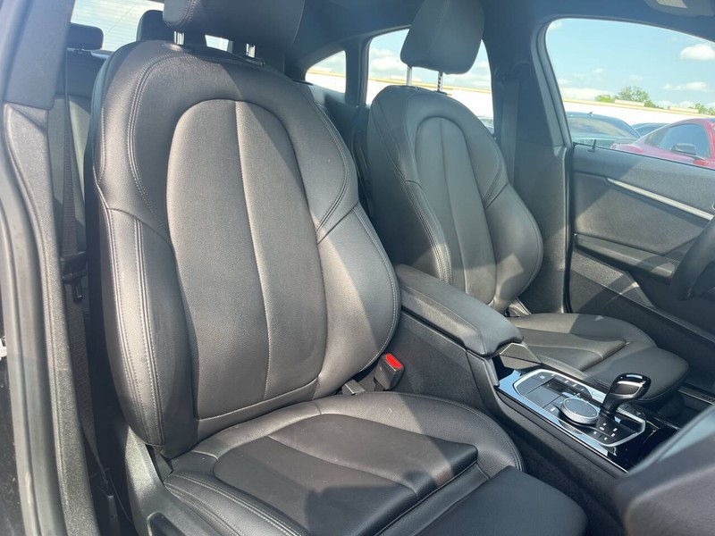 BMW 2 Series Vehicle Image 16