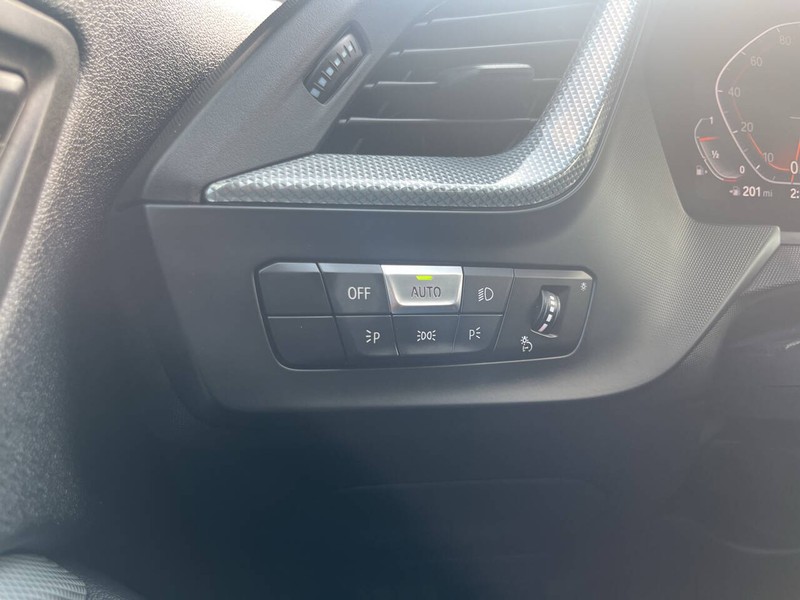 BMW 2 Series Vehicle Image 21