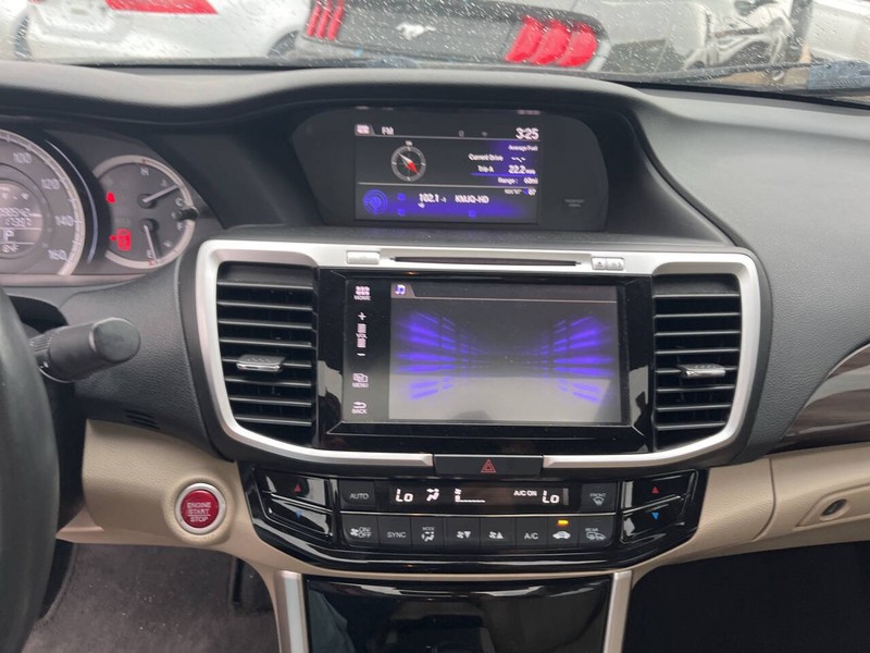 Honda Accord Sedan Vehicle Image 10