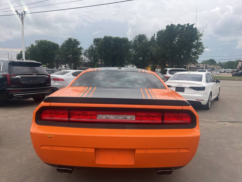 Dodge Challenger Vehicle Image 03