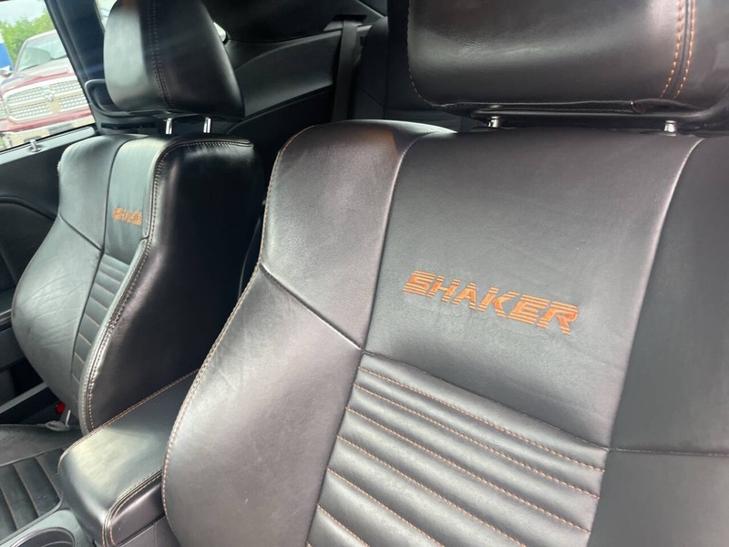 Dodge Challenger Vehicle Image 14