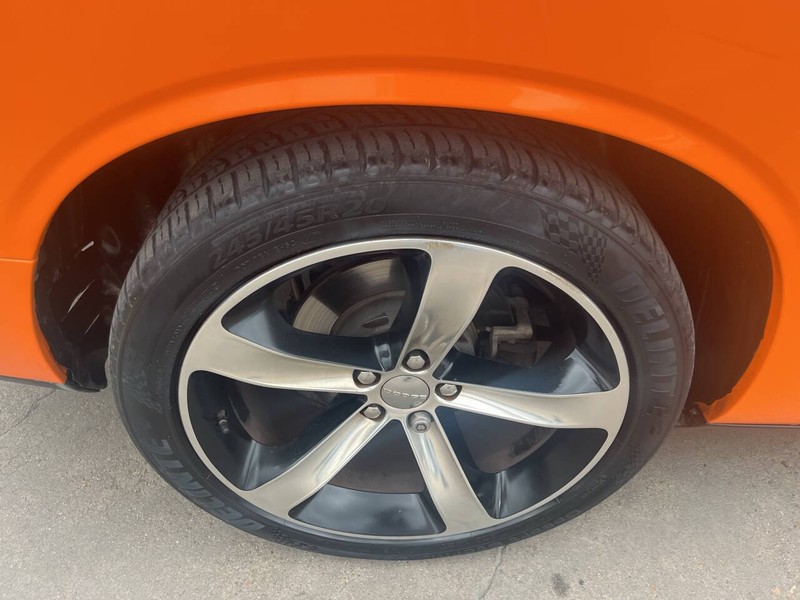 Dodge Challenger Vehicle Image 17