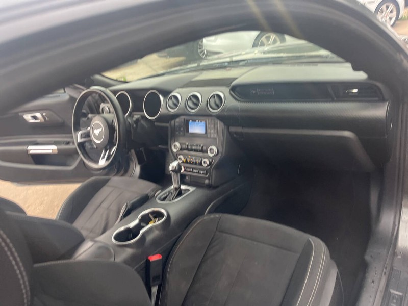 Ford Mustang Vehicle Image 14