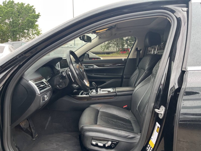 BMW 7 Series Vehicle Image 07
