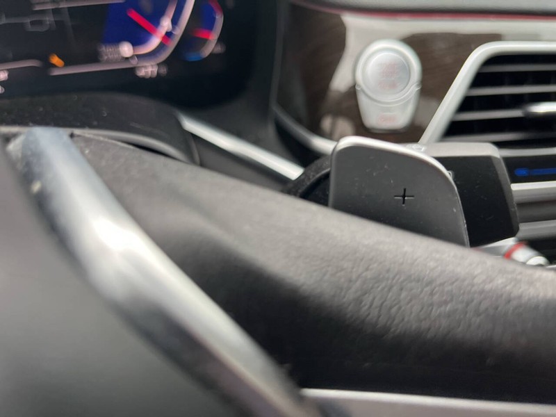 BMW 7 Series Vehicle Image 16