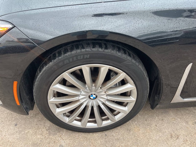 BMW 7 Series Vehicle Image 27
