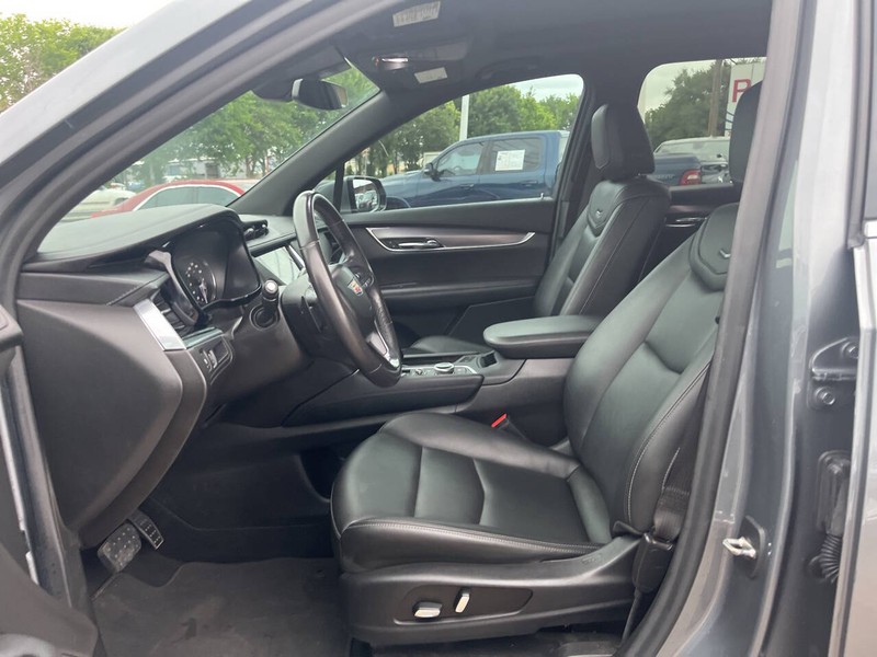 Cadillac XT6 Vehicle Image 09