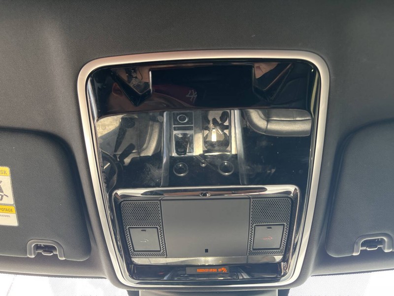 Land Rover Range Rover Sport Vehicle Image 12