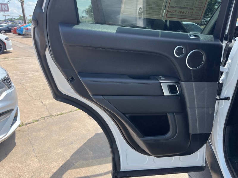Land Rover Range Rover Sport Vehicle Image 13