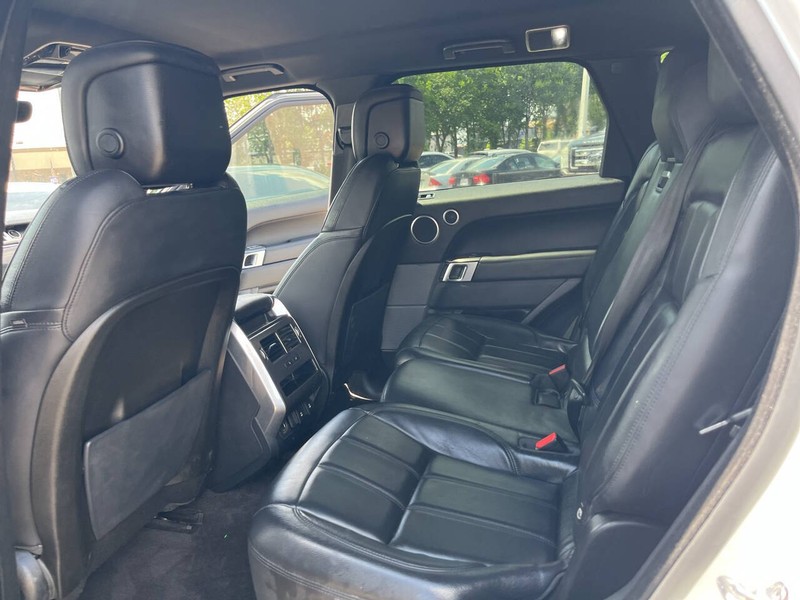 Land Rover Range Rover Sport Vehicle Image 15
