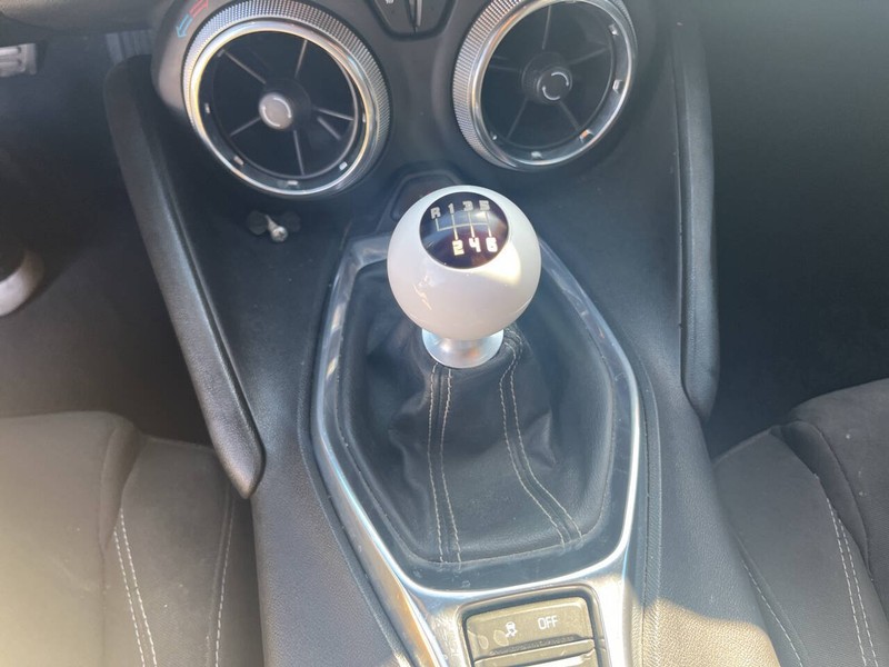 Chevrolet Camaro Vehicle Image 11