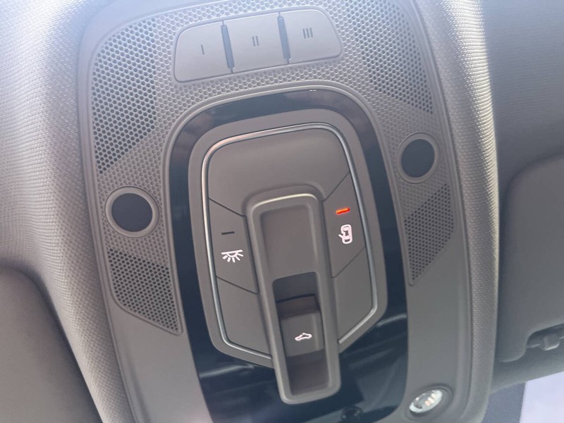 Audi A4 Vehicle Image 14