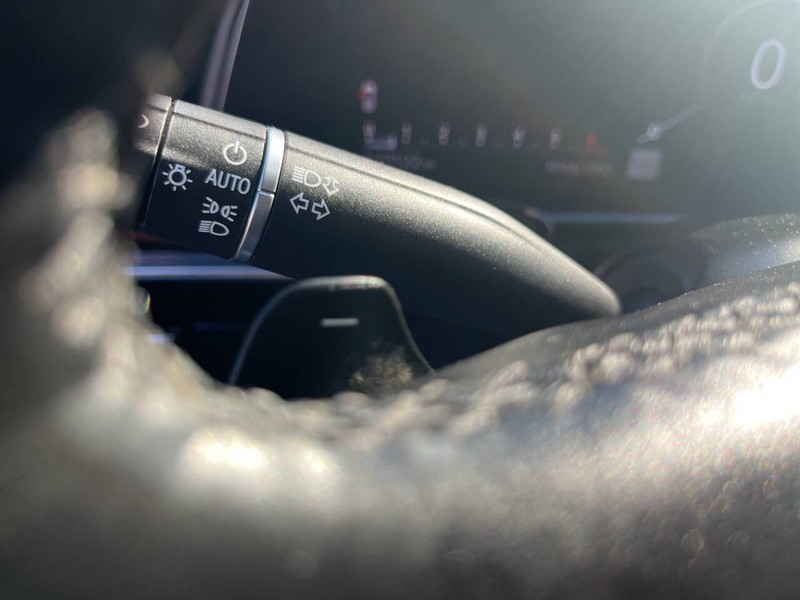 Cadillac Escalade Vehicle Image 12