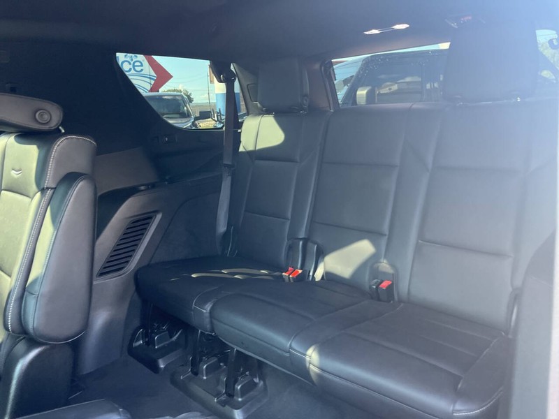 Cadillac Escalade Vehicle Image 20