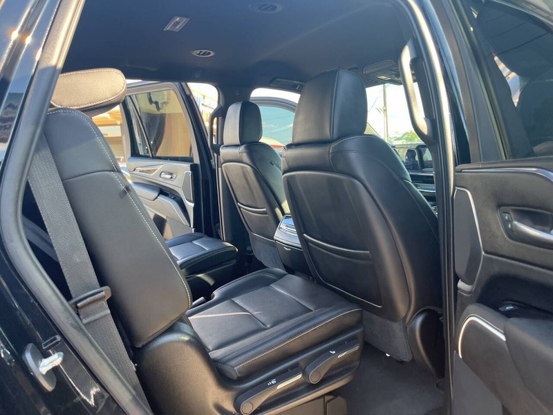 Cadillac Escalade Vehicle Image 21