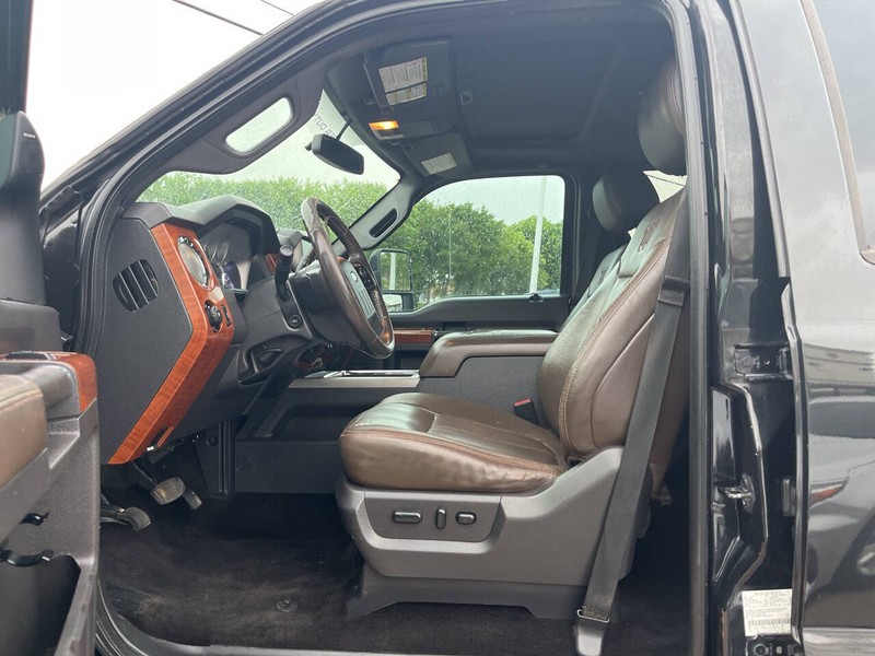 Ford Super Duty F-250 SRW Vehicle Image 06
