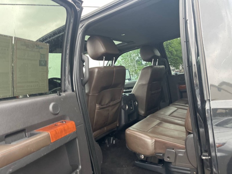 Ford Super Duty F-250 SRW Vehicle Image 13