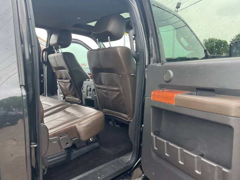 Ford Super Duty F-250 SRW Vehicle Image 16