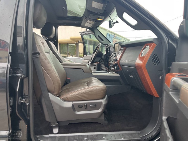 Ford Super Duty F-250 SRW Vehicle Image 17