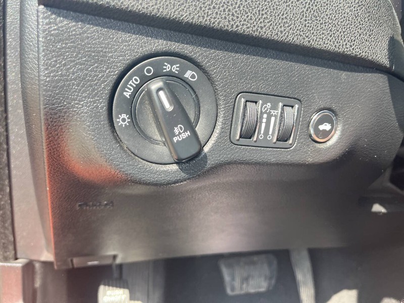 Dodge Charger Vehicle Image 09