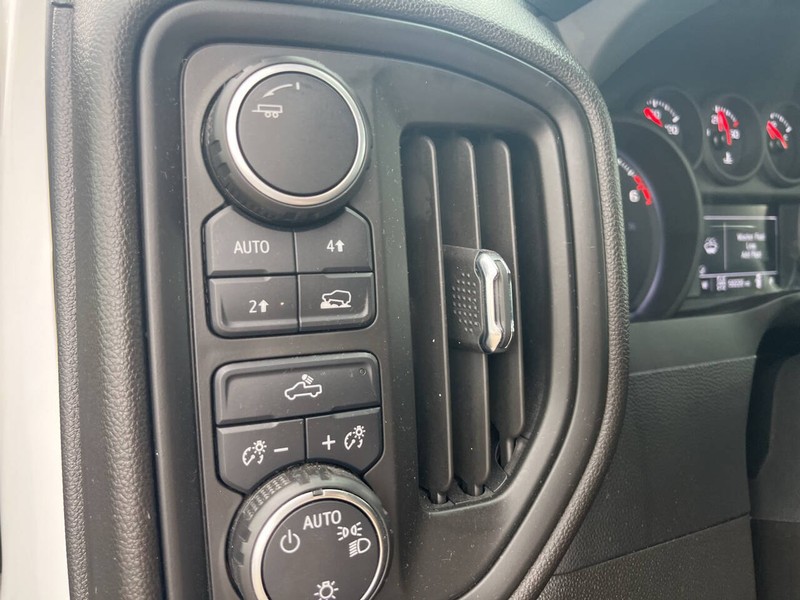 Chevrolet Silverado 1500 Vehicle Image 10