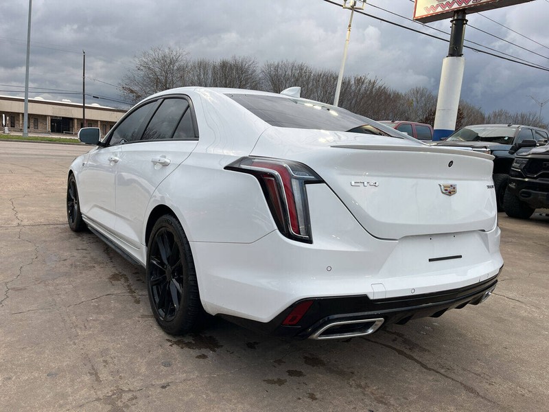 Cadillac CT4 Vehicle Image 03
