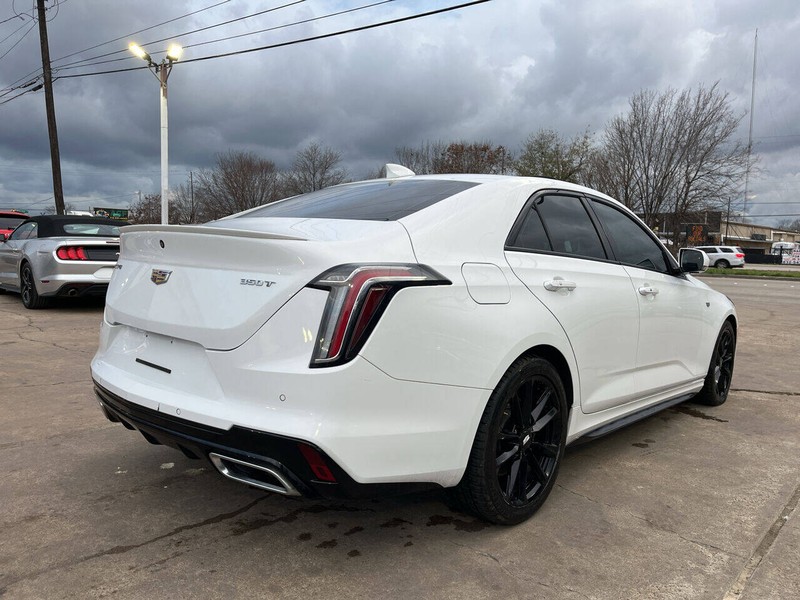 Cadillac CT4 Vehicle Image 05