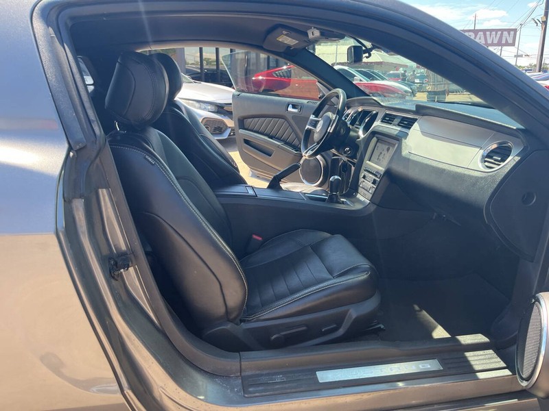 Ford Mustang Vehicle Image 15