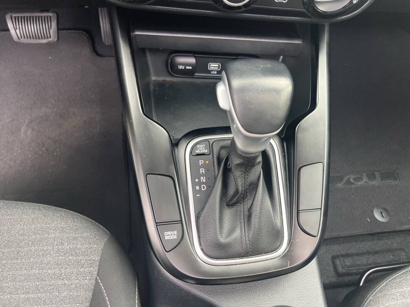 Kia Soul Vehicle Image 12