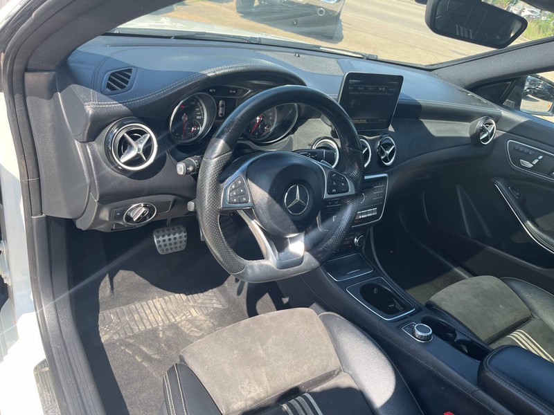 Mercedes-Benz CLA Vehicle Image 08