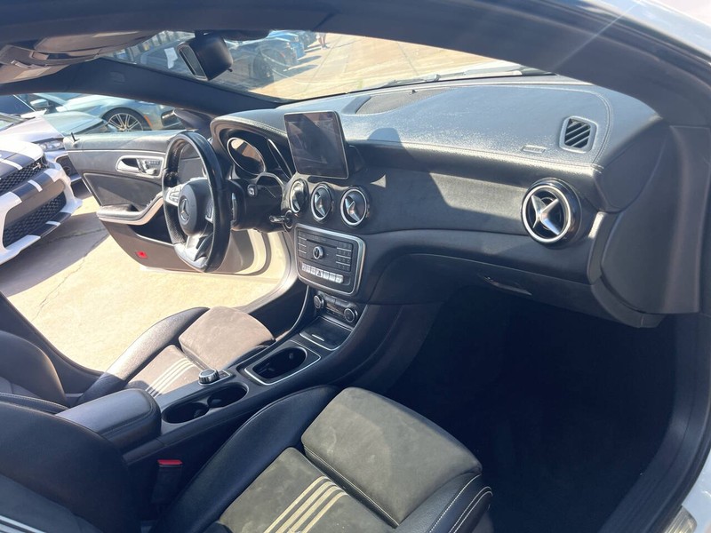 Mercedes-Benz CLA Vehicle Image 21