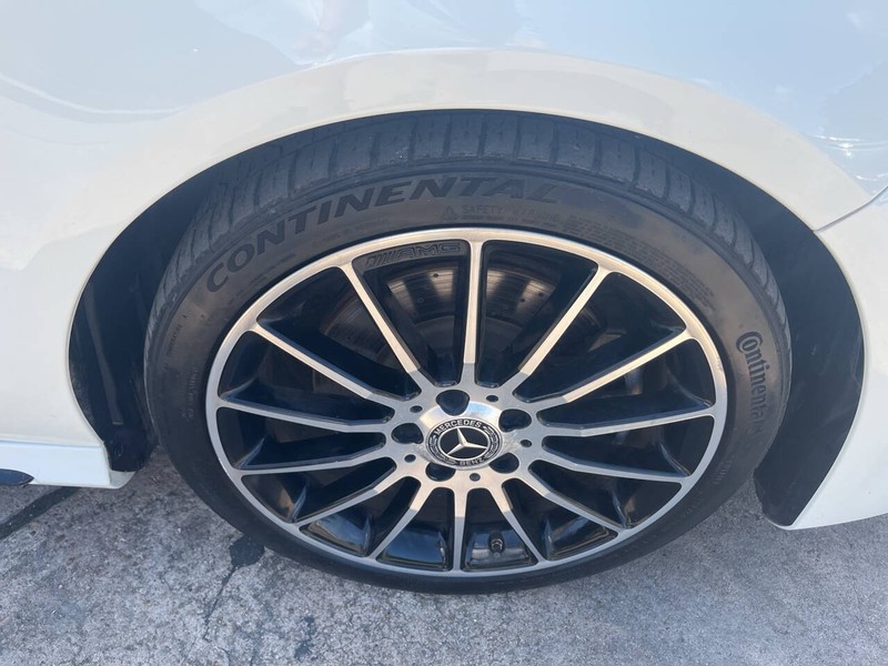 Mercedes-Benz CLA Vehicle Image 22