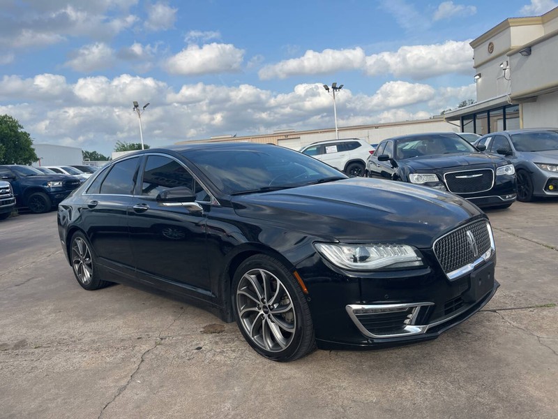 Lincoln MKZ Vehicle Image 02