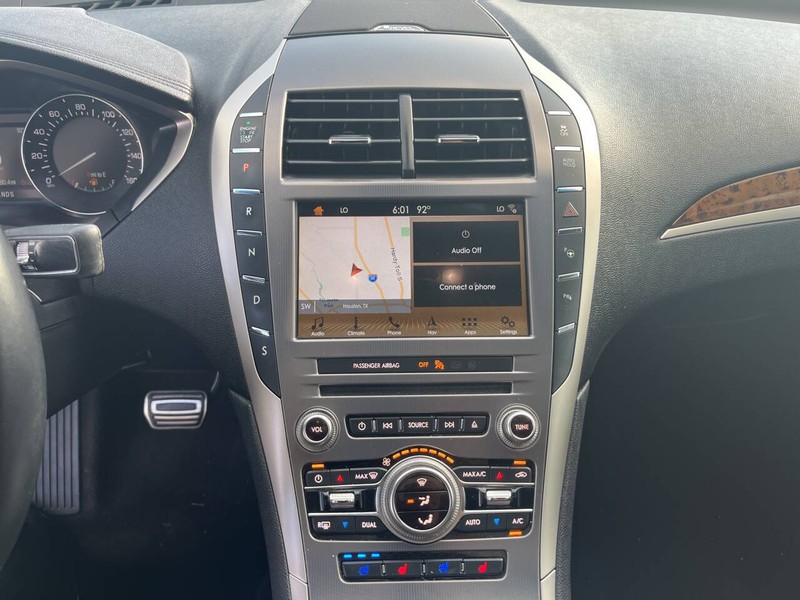 Lincoln MKZ Vehicle Image 10
