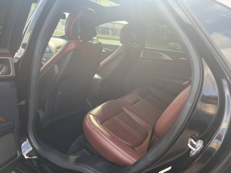 Lincoln MKZ Vehicle Image 14