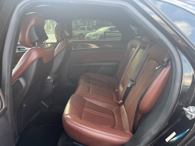 Lincoln MKZ Vehicle Image 15